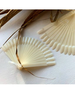 Типсы белые на кольце пластмассовые